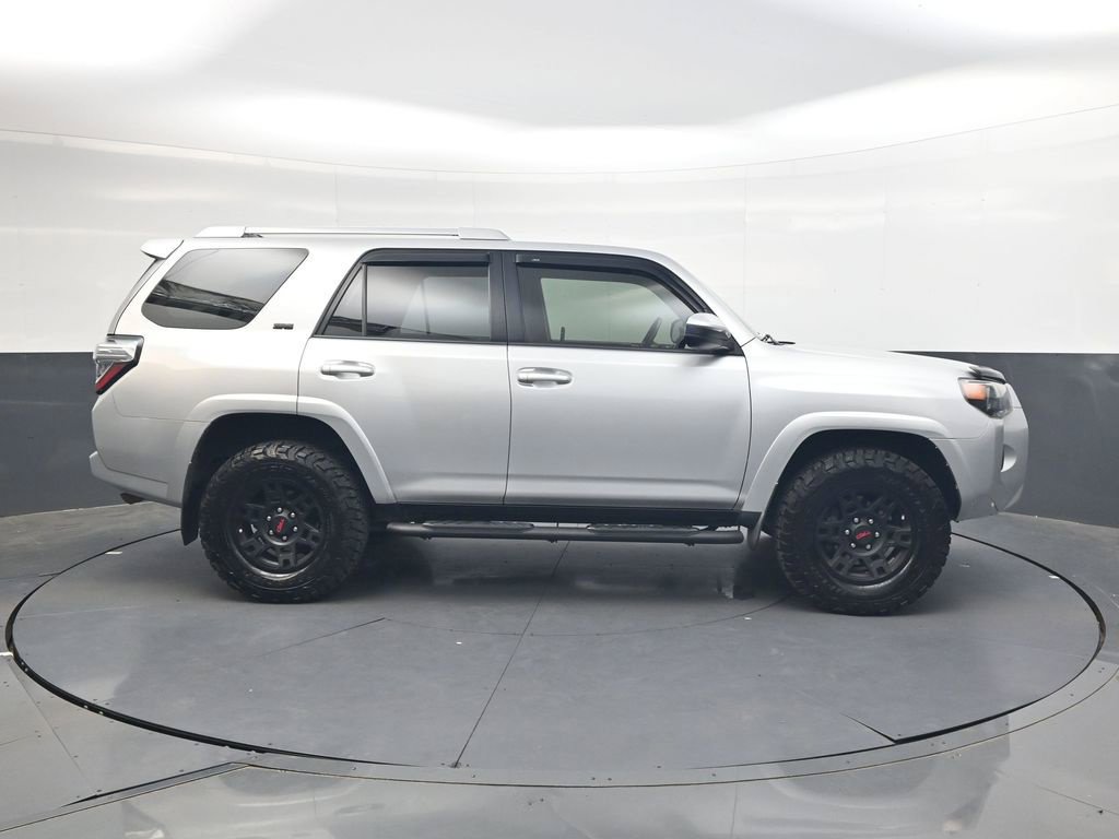 Used 2017 Toyota 4Runner SR5 AWD/4WD image 3