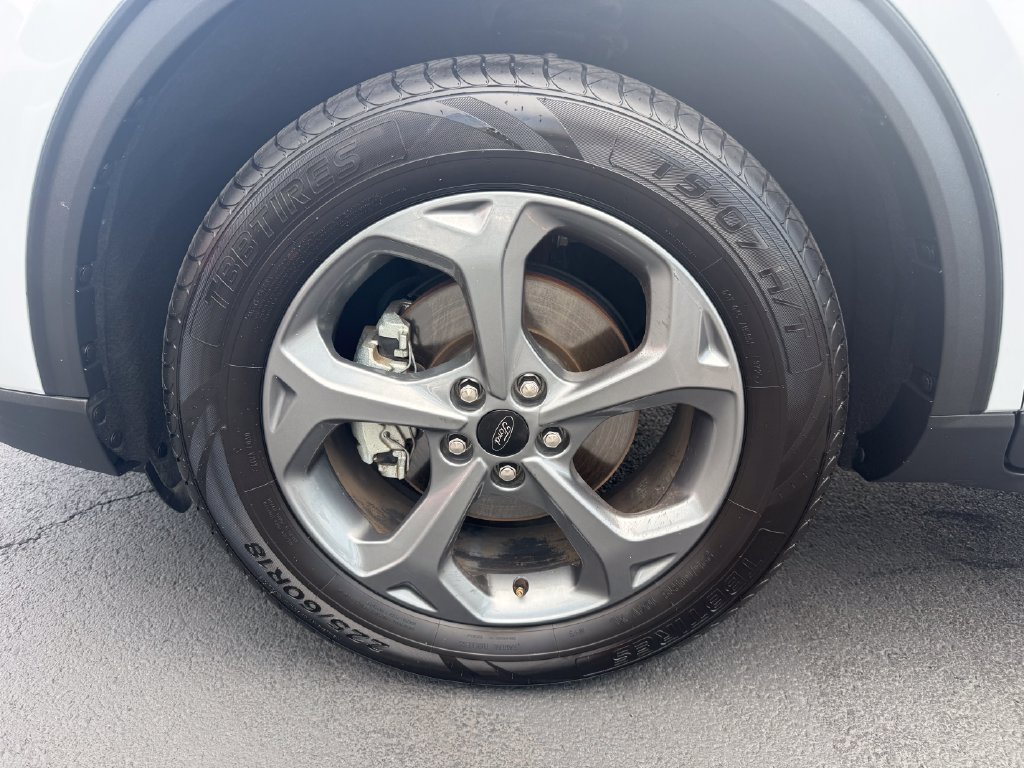 Certified 2025 Ford Escape ST-Line Select AWD/4WD image 11