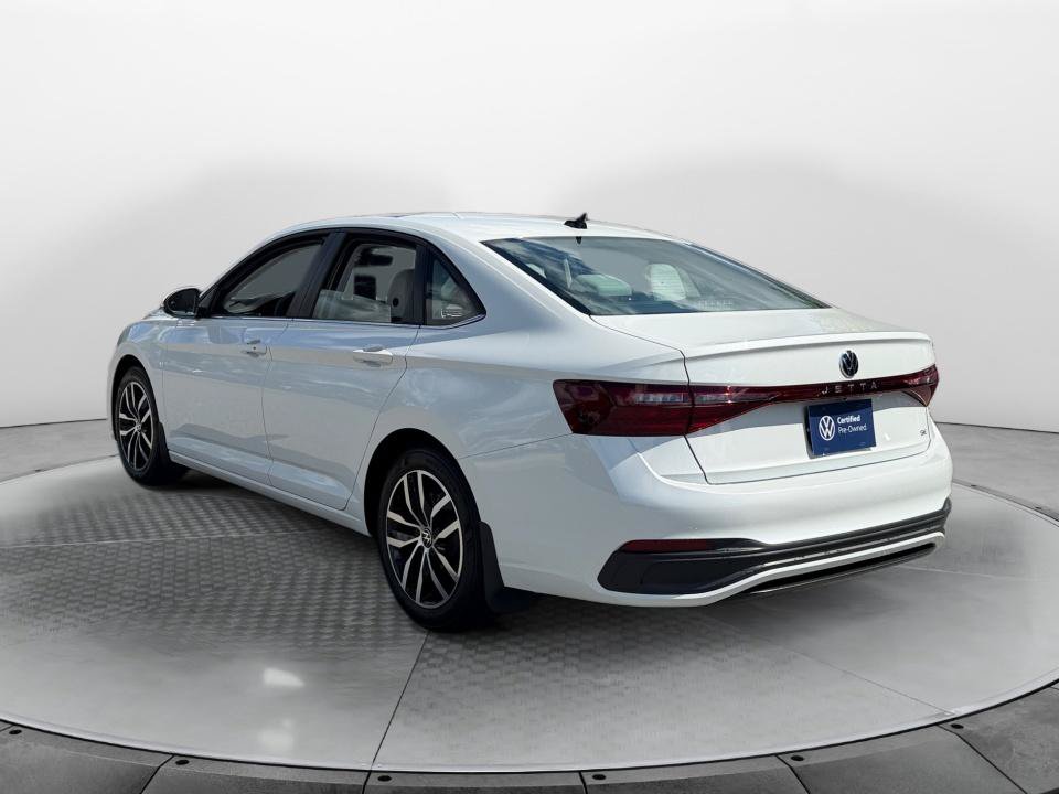 Certified 2026 Volkswagen Jetta SE FWD image 5