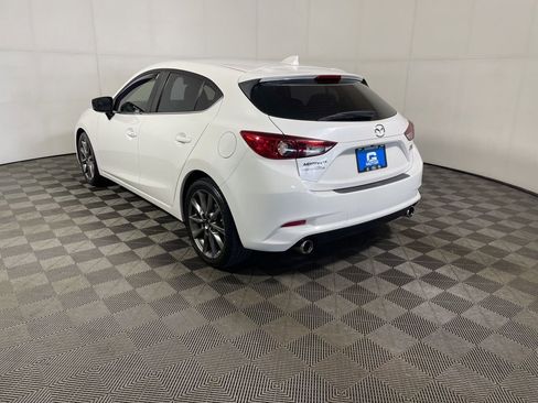 Used 2018 MAZDA MAZDA3 Touring FWD image 5