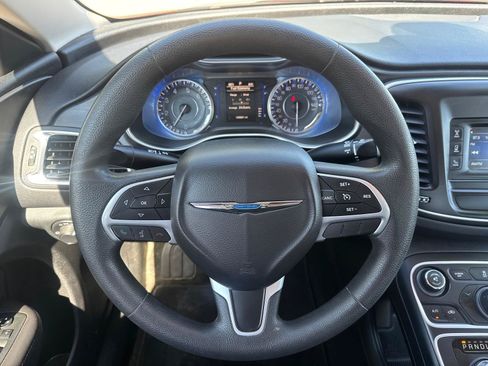 Used 2016 Chrysler 200 Limited FWD image 9