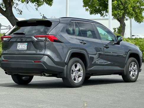 Used 2022 Toyota RAV4 XLE w/ XLE Grade Weather Package AWD/4WD image 4