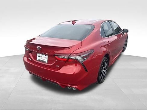 Used 2024 Toyota Camry SE w/ Convenience Package FWD image 5