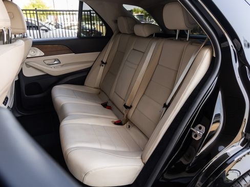 Used 2024 Mercedes-Benz GLE 350 4MATIC image 32