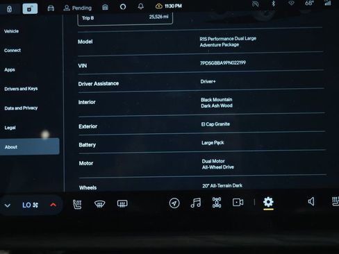 Used 2023 Rivian R1S Adventure image 16