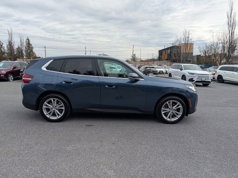 Used 2025 BMW X3 xDrive30i w/ Premium Package image 2