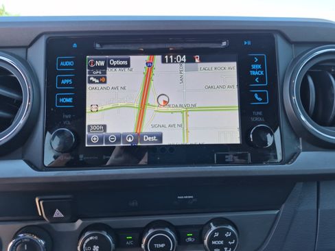 Used 2019 Toyota Tacoma TRD Off-Road AWD/4WD image 31