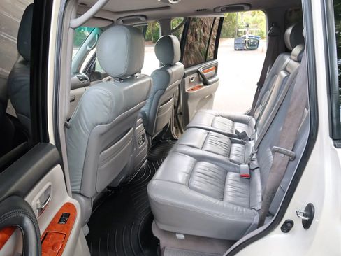 Used 2006 Lexus LX 470 4WD image 18