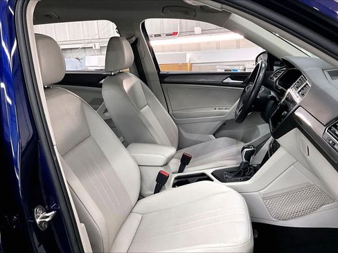 Used 2022 Volkswagen Tiguan SE image 10