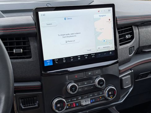 Used 2022 Ford Expedition Limited image 18