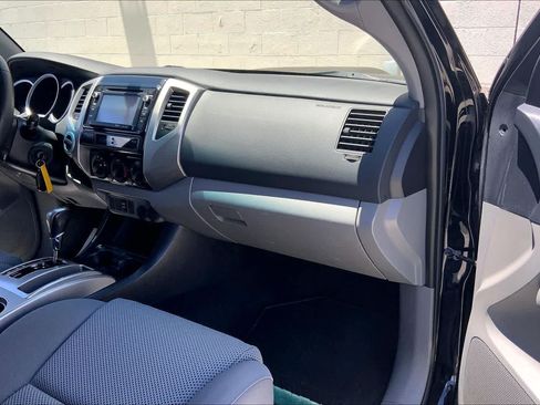 Used 2014 Toyota Tacoma 4x4 Double Cab image 23