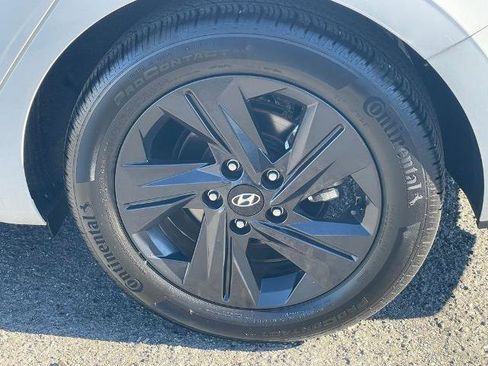 Used 2023 Hyundai Elantra SEL image 24