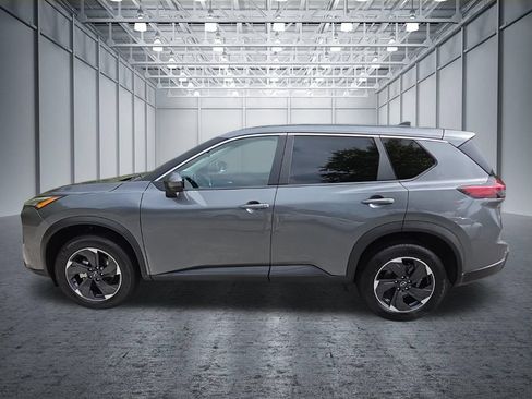 Certified 2025 Nissan Rogue SV FWD image 4
