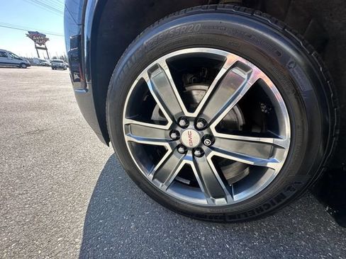 Used 2018 GMC Acadia Denali w/ Technology Package AWD/4WD image 28
