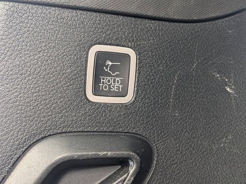 Used 2024 Jeep Wagoneer Series II w/ Flexible Seating Group AWD/4WD image 13