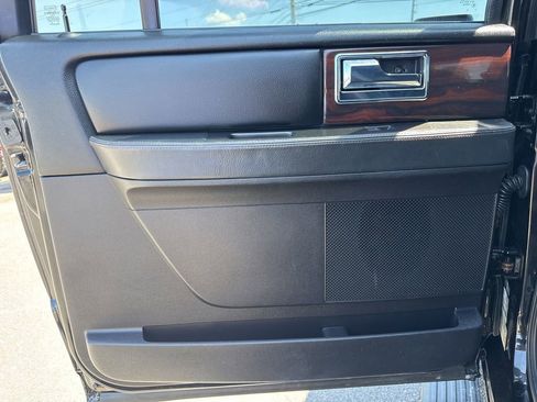 Used 2017 Lincoln Navigator L Reserve AWD/4WD image 24