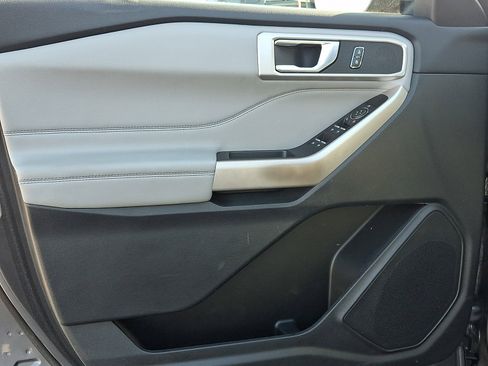 Used 2022 Ford Explorer XLT w/ Equipment Group 202A image 13