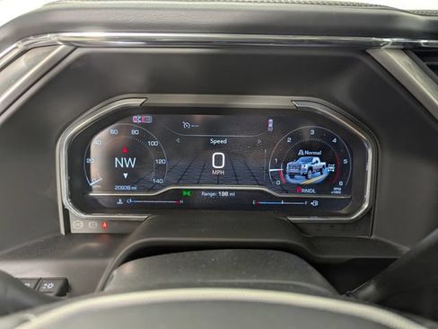 Used 2025 GMC Sierra 2500 Denali w/ Technology Package AWD/4WD image 17