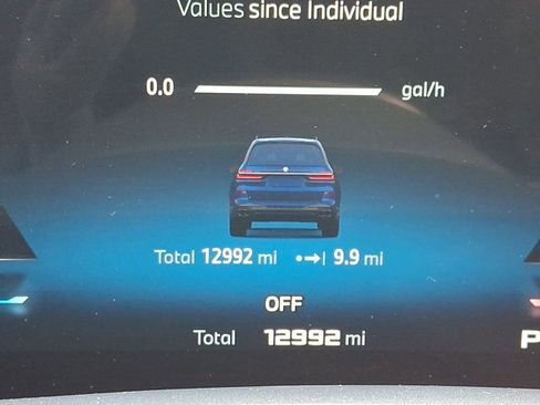 Certified 2025 BMW X7 M60i image 24