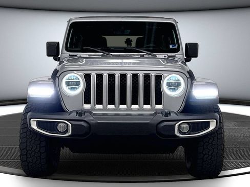 Used 2019 Jeep Wrangler Unlimited Sahara AWD/4WD image 2
