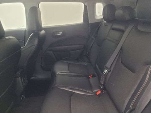 Used 2018 Jeep Compass Latitude w/ Popular Equipment Group AWD/4WD image 18