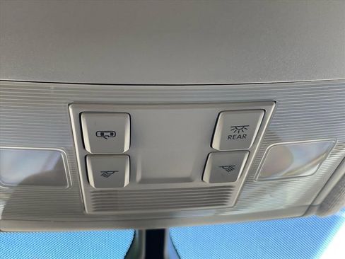 Used 2020 Volkswagen Tiguan SE FWD image 18
