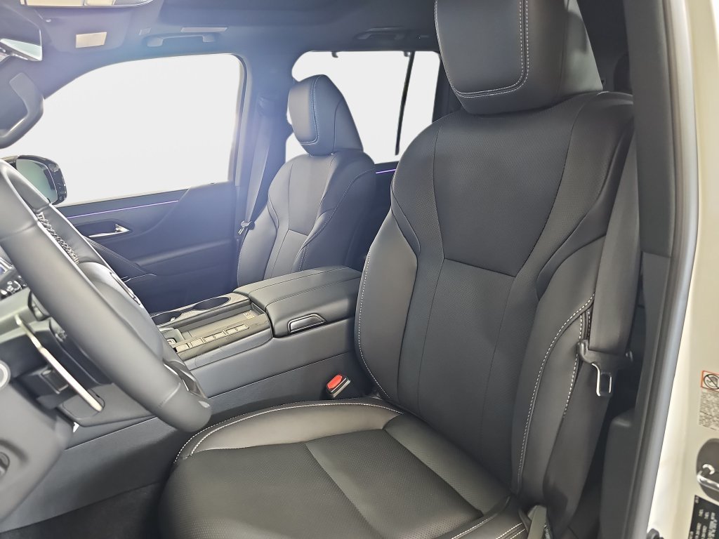 New 2026 Lexus LX 700h Luxury w/ Appearance Package AWD/4WD image 15