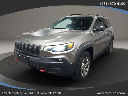 Used 2020 Jeep Cherokee Trailhawk w/ Cold Weather Group AWD/4WD image 2