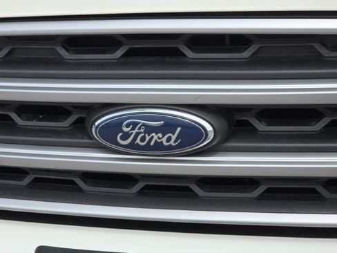 Used 2019 Ford EcoSport SE w/ SE Convenience Package FWD image 9