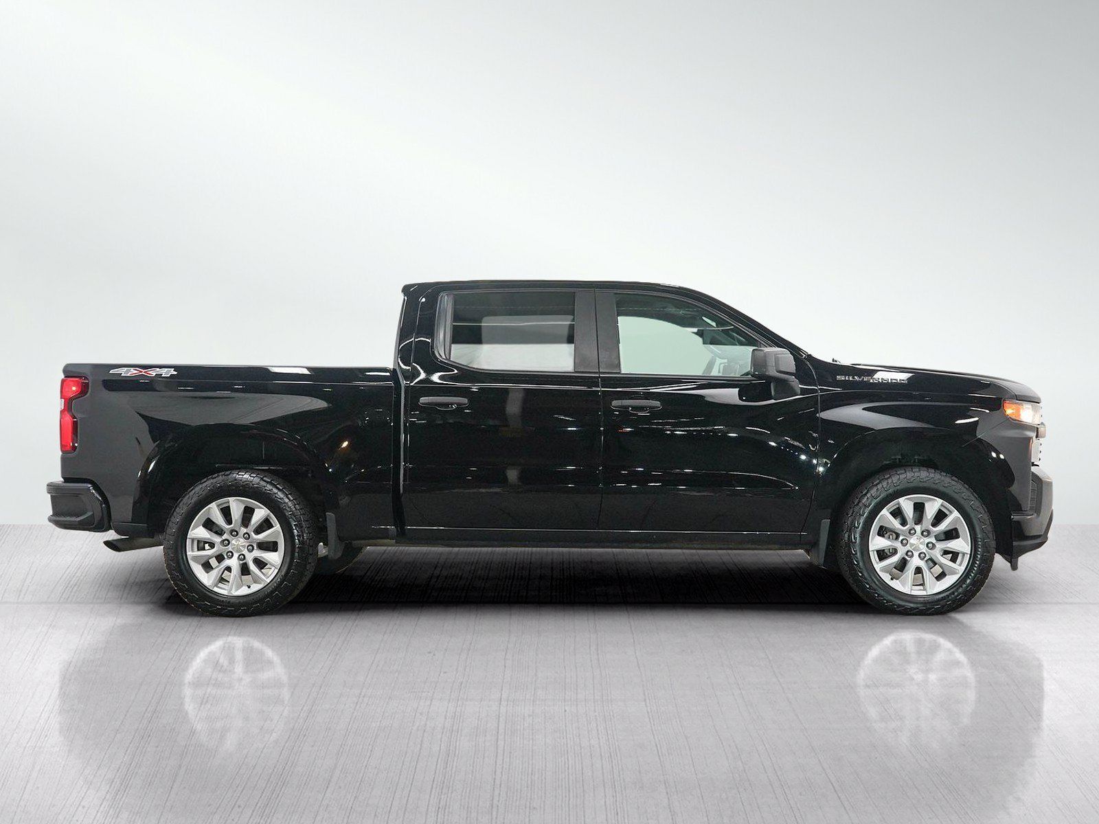 Used 2020 Chevrolet Silverado 1500 Custom w/ Custom Value Package AWD/4WD image 6