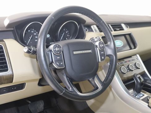 Used 2016 Land Rover Range Rover Sport SE image 6