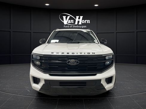 Used 2025 Ford Expedition Max Platinum w/ Stealth Performance Package AWD/4WD image 2
