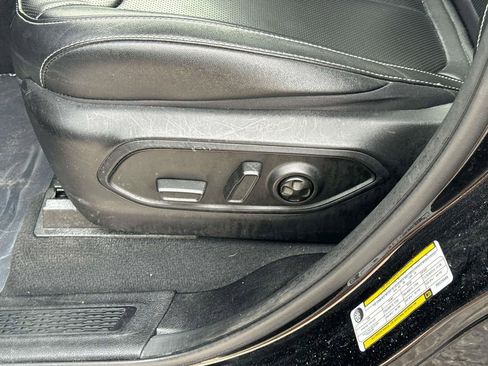 Used 2024 Jeep Grand Cherokee L Limited w/ Luxury Tech Group II image 12