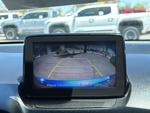 Used 2019 Toyota Yaris LE FWD image 21