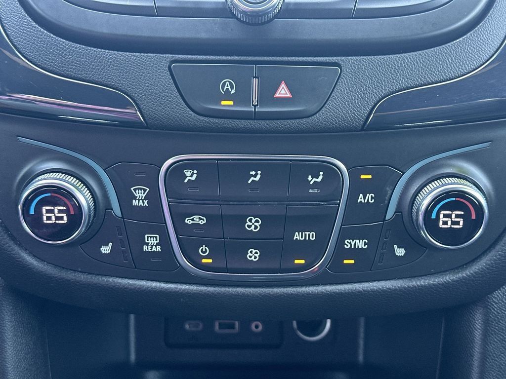 Used 2023 Chevrolet Equinox RS w/ RS Leather Package FWD image 30