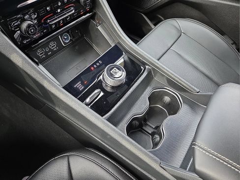New 2025 Jeep Grand Cherokee L Limited w/ Luxury Tech Group II AWD/4WD image 25