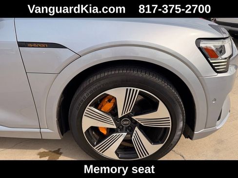 Used 2022 Audi e-tron Premium Plus image 11