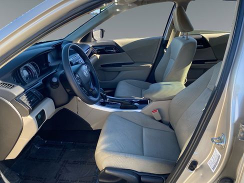 Used 2016 Honda Accord LX image 9