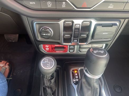 New 2026 Jeep Wrangler Unlimited Rubicon AWD/4WD image 23