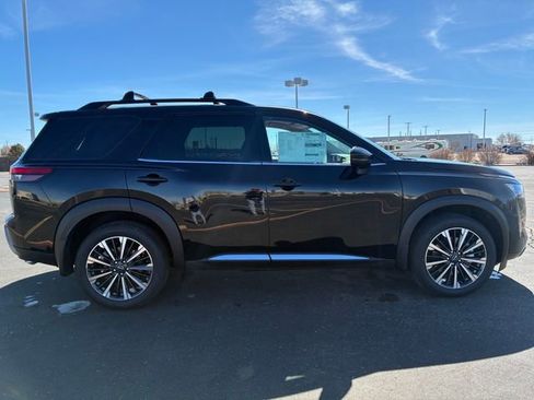 New 2026 Nissan Pathfinder Platinum image 7