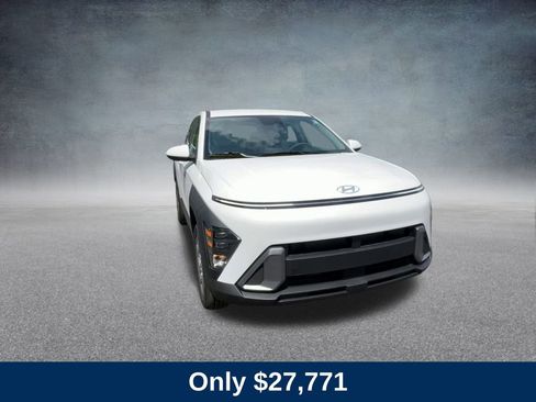 Used 2026 Hyundai Kona SE image 4