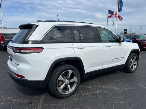 Certified 2023 Jeep Grand Cherokee Limited w/ Luxury Tech Group II AWD/4WD image 8
