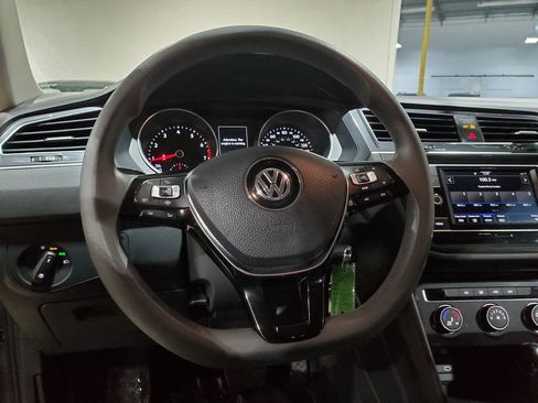 Used 2021 Volkswagen Tiguan S image 26