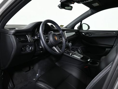 Used 2026 Porsche Macan GTS AWD/4WD image 4