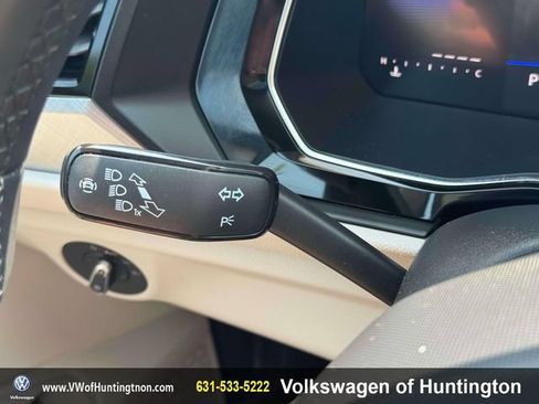 Certified 2023 Volkswagen Jetta SE w/ Panoramic Sunroof Package FWD image 22