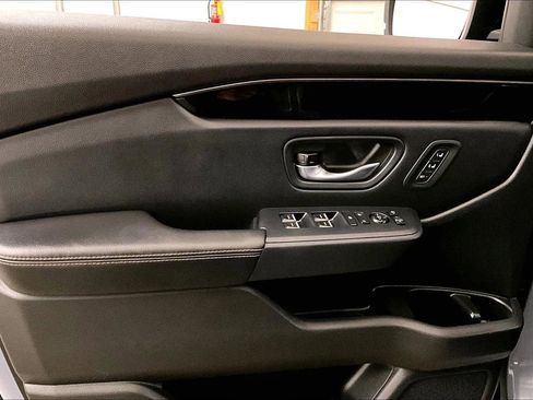 Used 2025 Honda Pilot TrailSport image 22