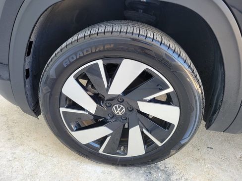Used 2026 Volkswagen Atlas Cross Sport SE FWD image 18