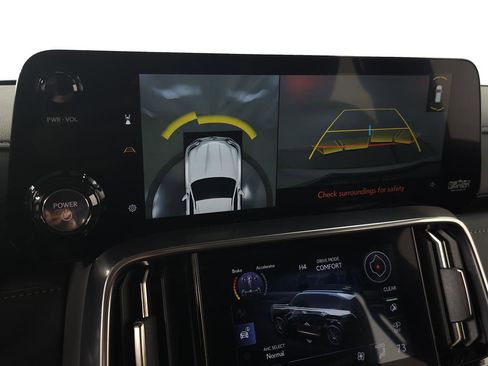 Certified 2025 Lexus LX 700h Overtrail image 30