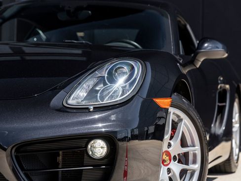 Certified 2016 Porsche Cayman RWD image 16