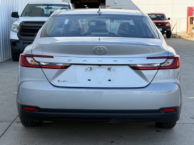 Used 2025 Toyota Camry LE FWD image 5